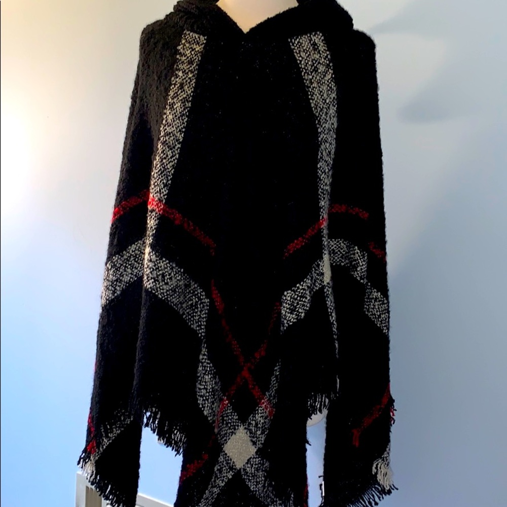 A & O International Knitted Poncho